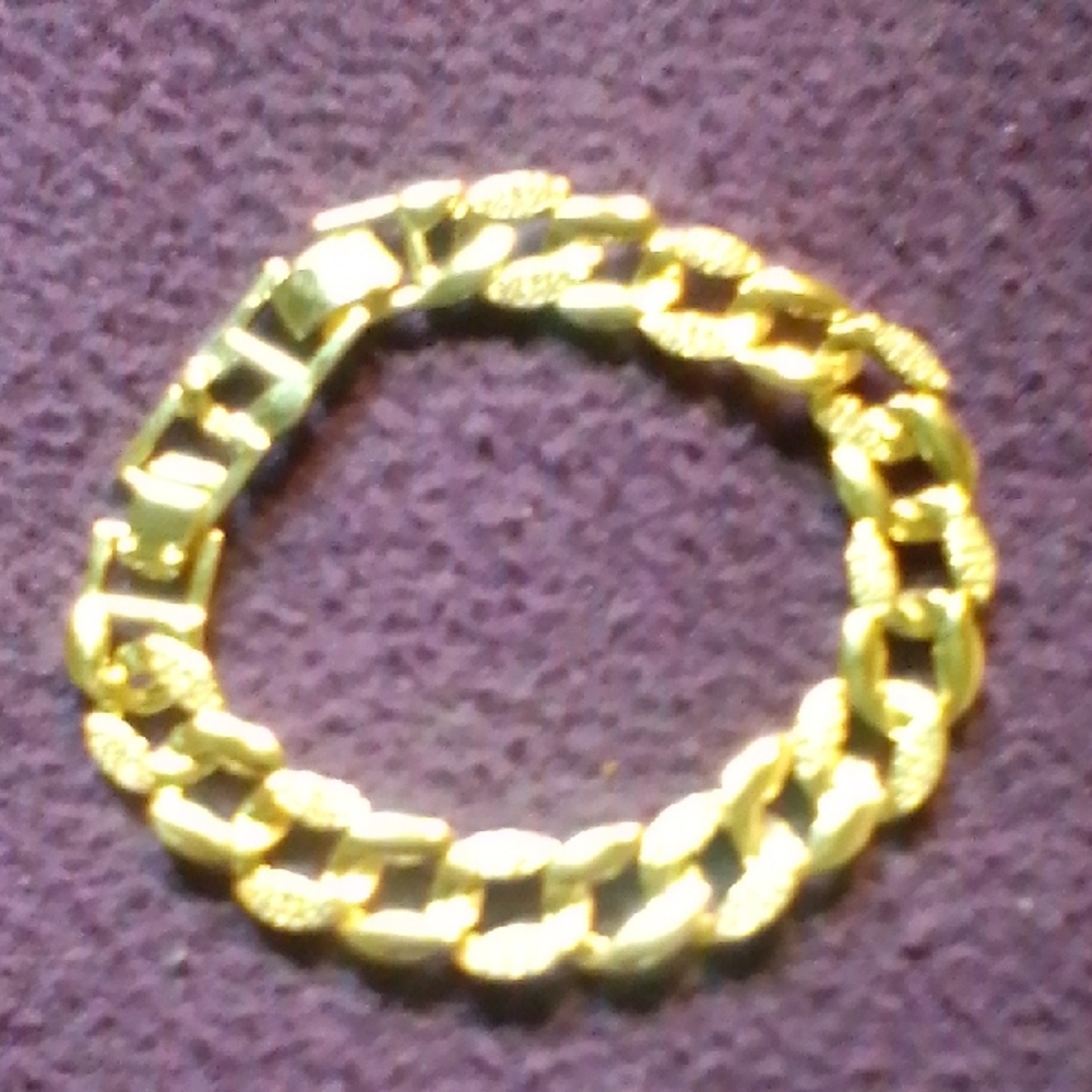 Gold Tone Chunky Curb Chain Bracelet
